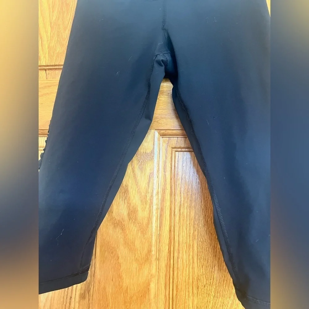 Lululemon - Capri Cropped Leggings